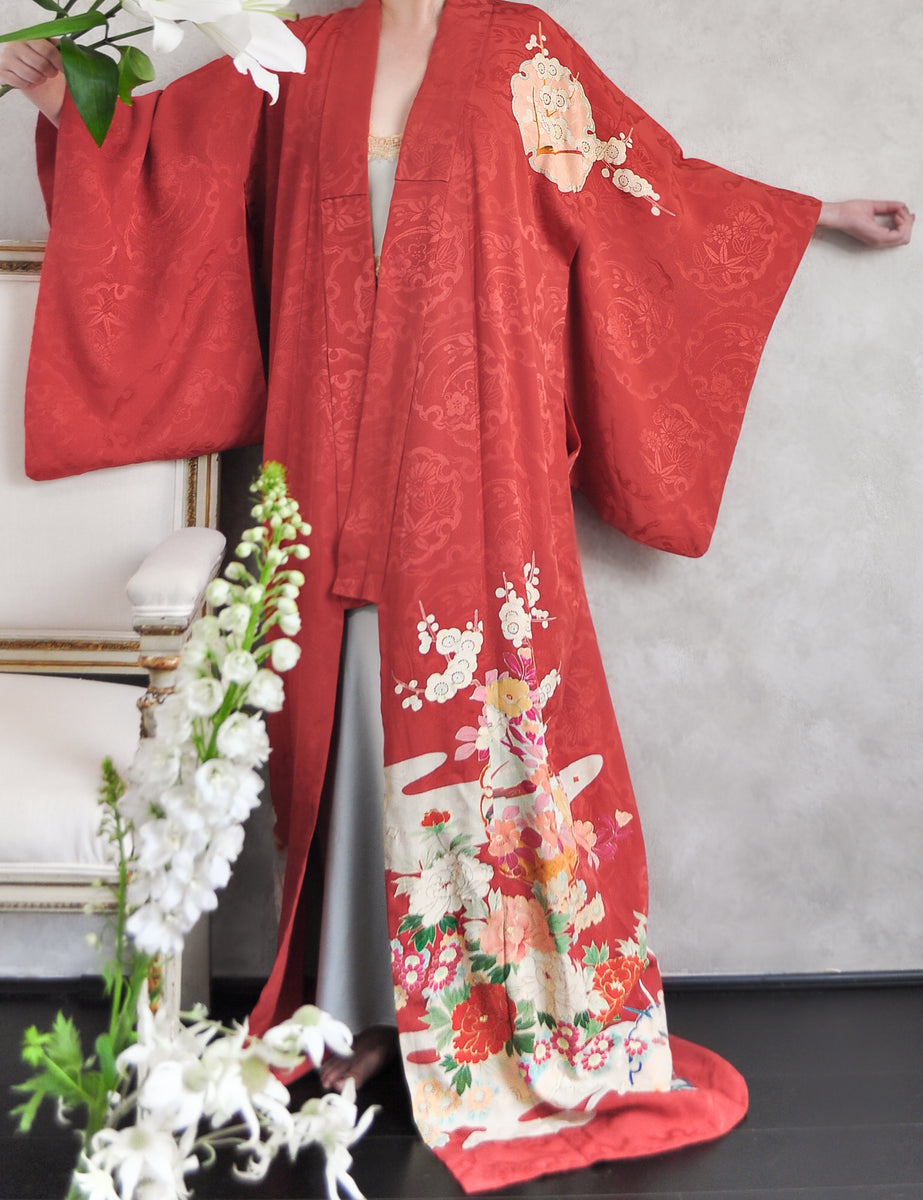 Delight of the Blooming Garden Silk Antique Kimono – Made by Time