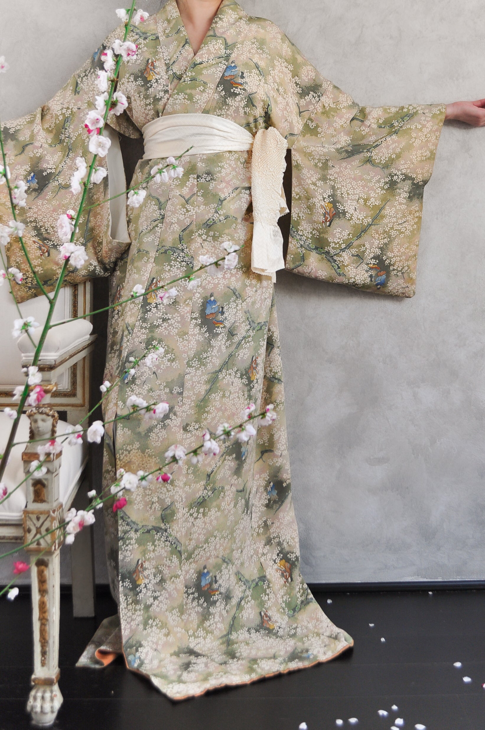 Sakura Fubuki Silk Chirimen Vintage Kimono