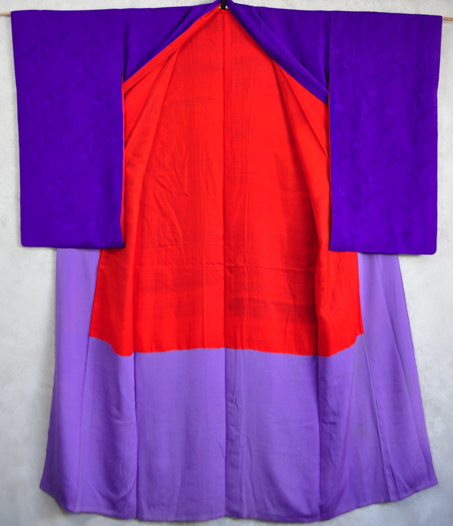 Amethyst of Autumn Silk Jacquard Antique kimono with Ageha Kamon