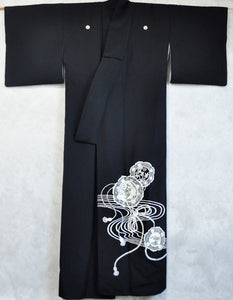 The Wind of Midnight White and Silver Embroidery Myoga Mon Vintage Kimono