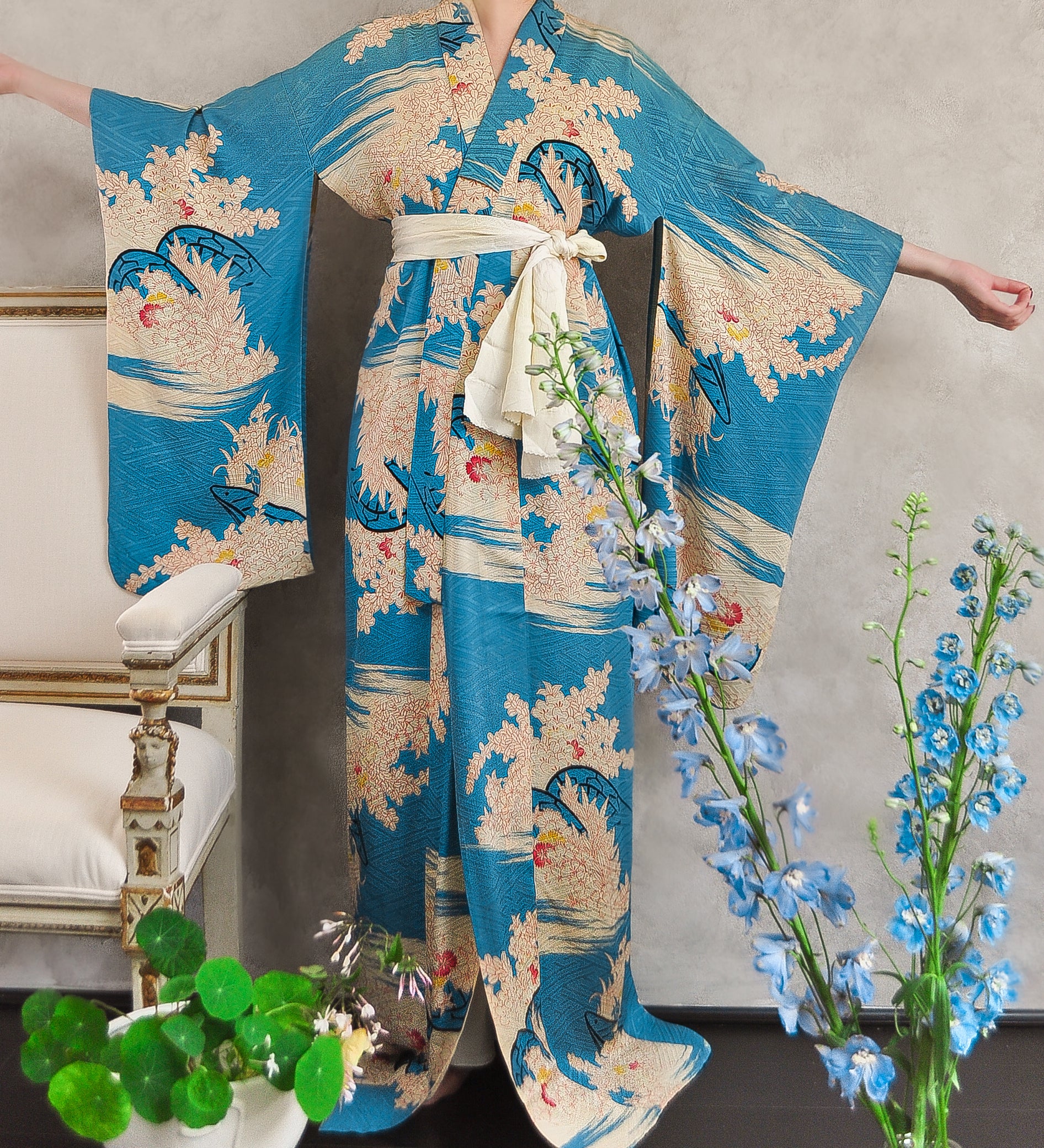 Forget me Not Sayagata Patterned Antique Silk Kimono