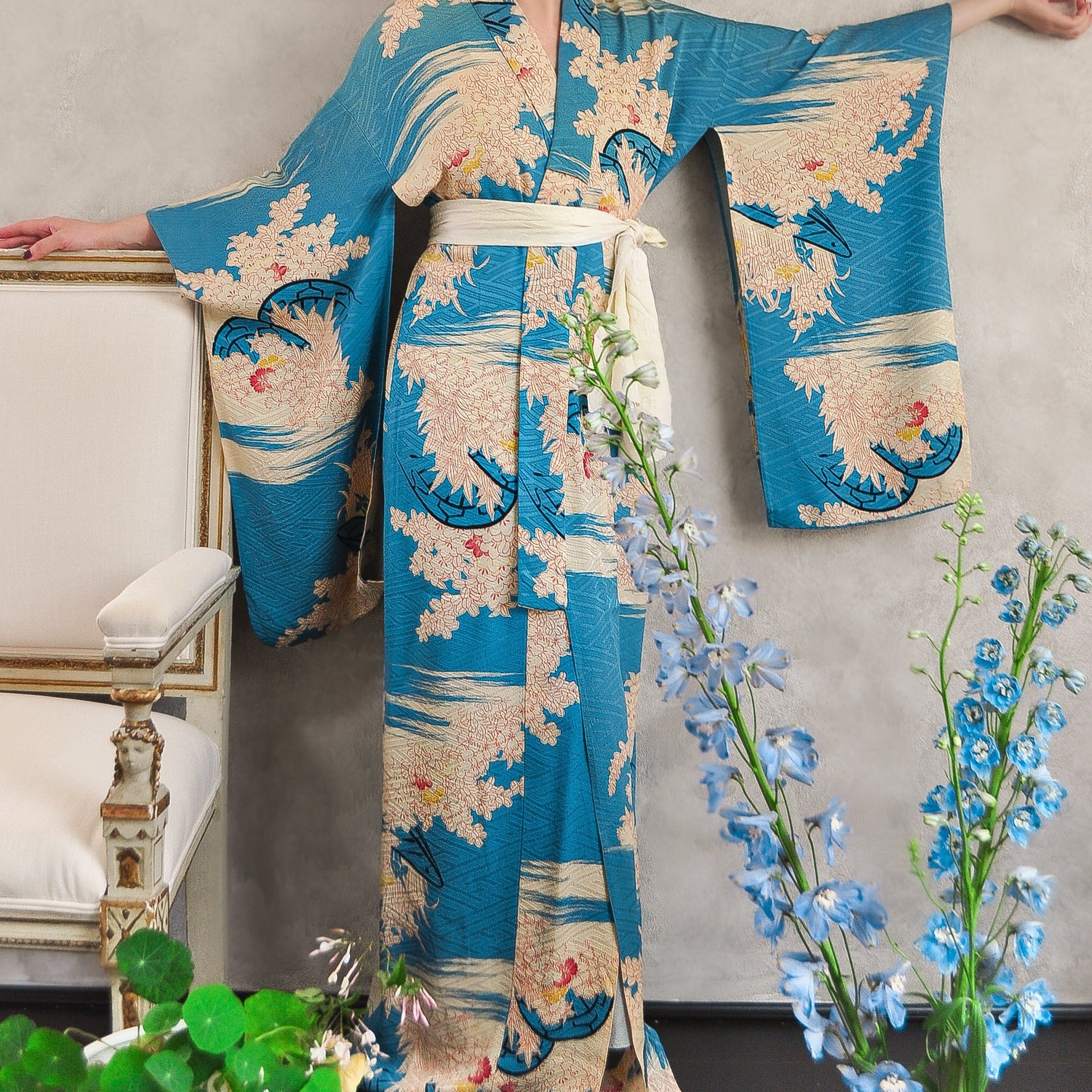 Forget me Not Sayagata Patterned Antique Silk Kimono