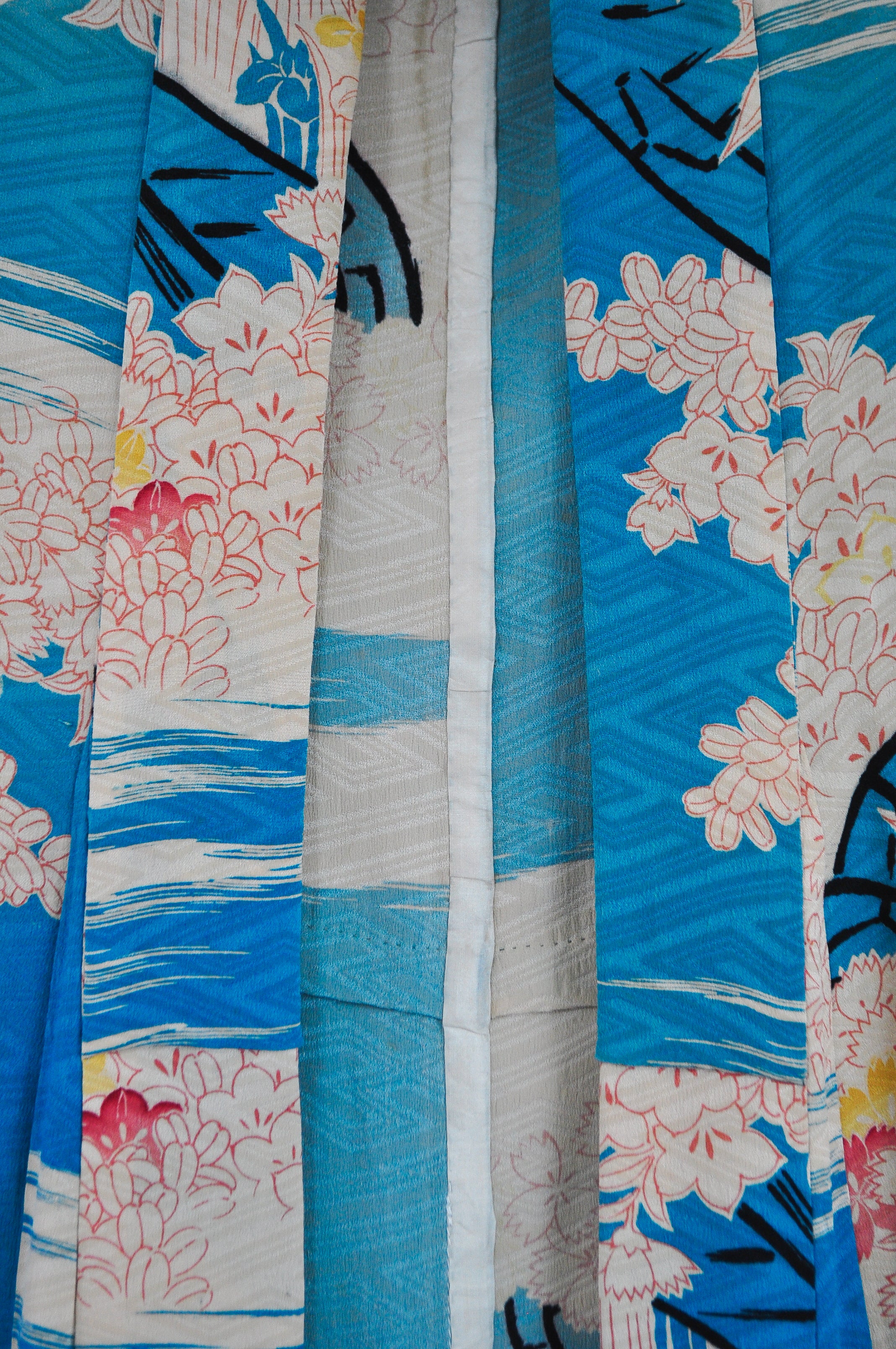 Forget me Not Sayagata Patterned Antique Silk Kimono