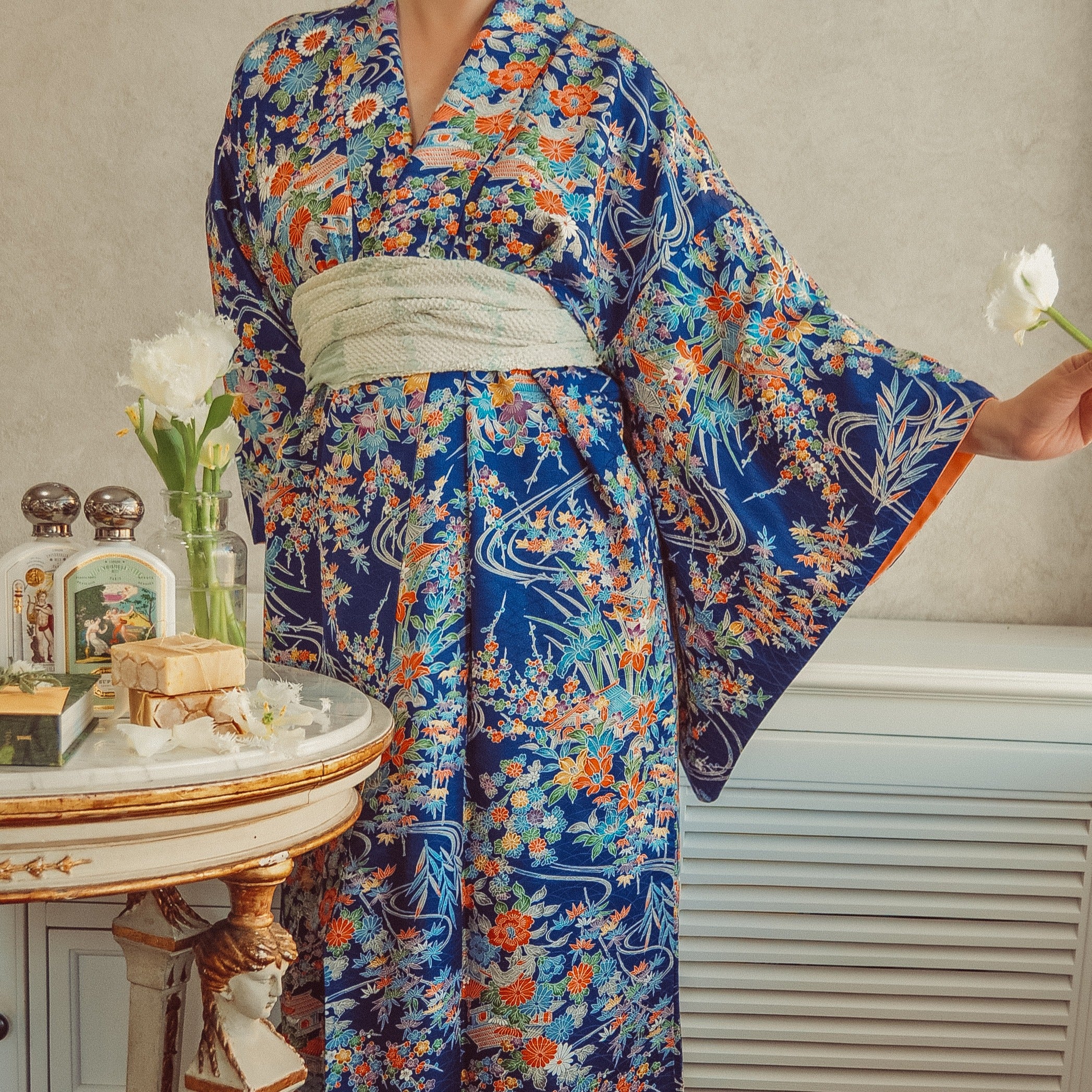 Jardin Bleu 70s Vintage Silk Kimono Robe