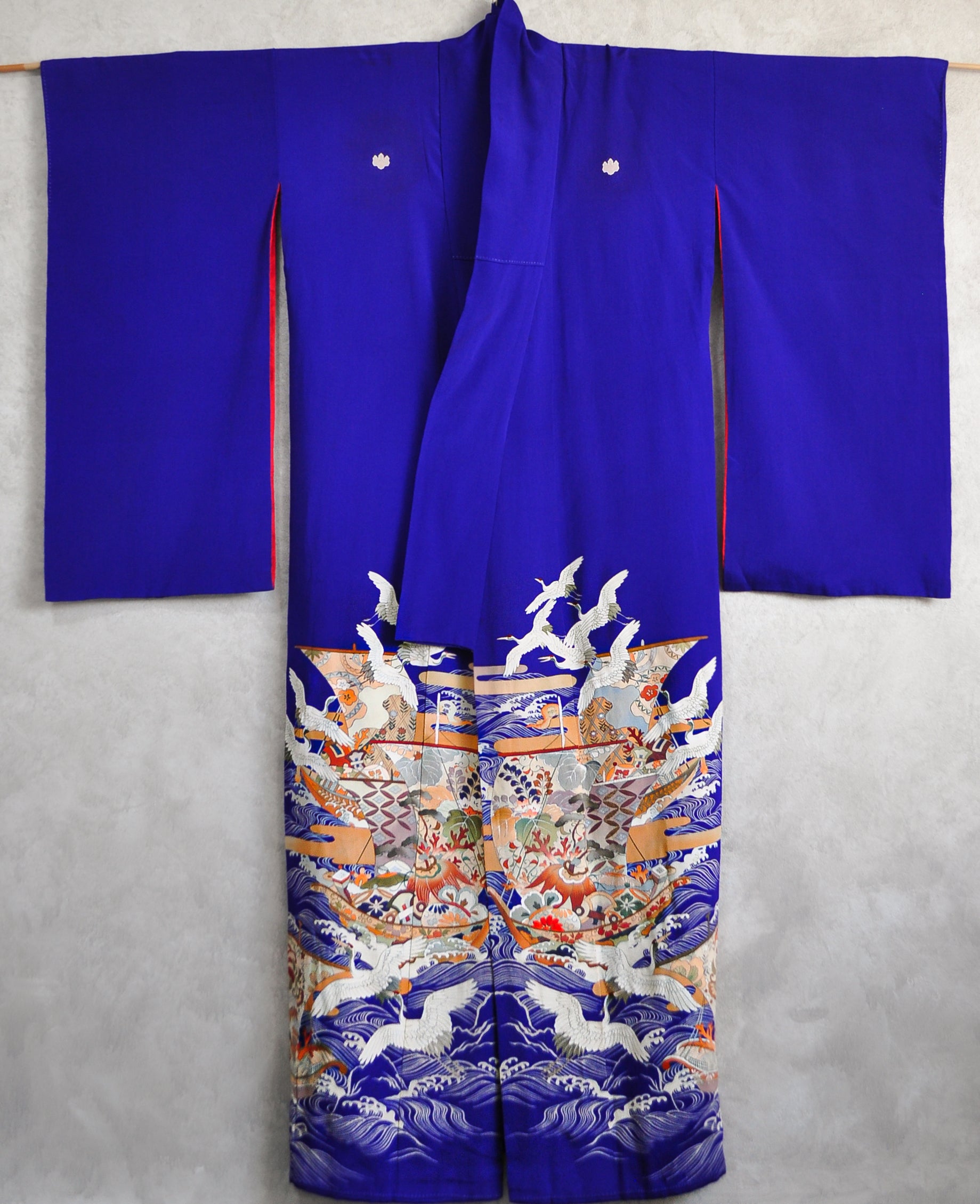 Crane and Treasure Ship Gosan Kiri Kamon Antique Silk Vintage Kimono