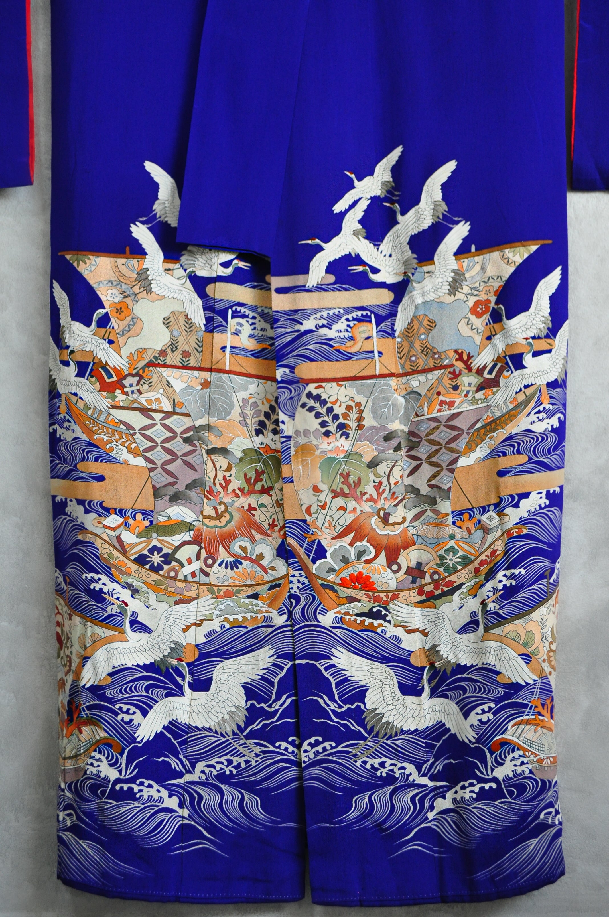 Crane and Treasure Ship Gosan Kiri Kamon Antique Silk Vintage Kimono