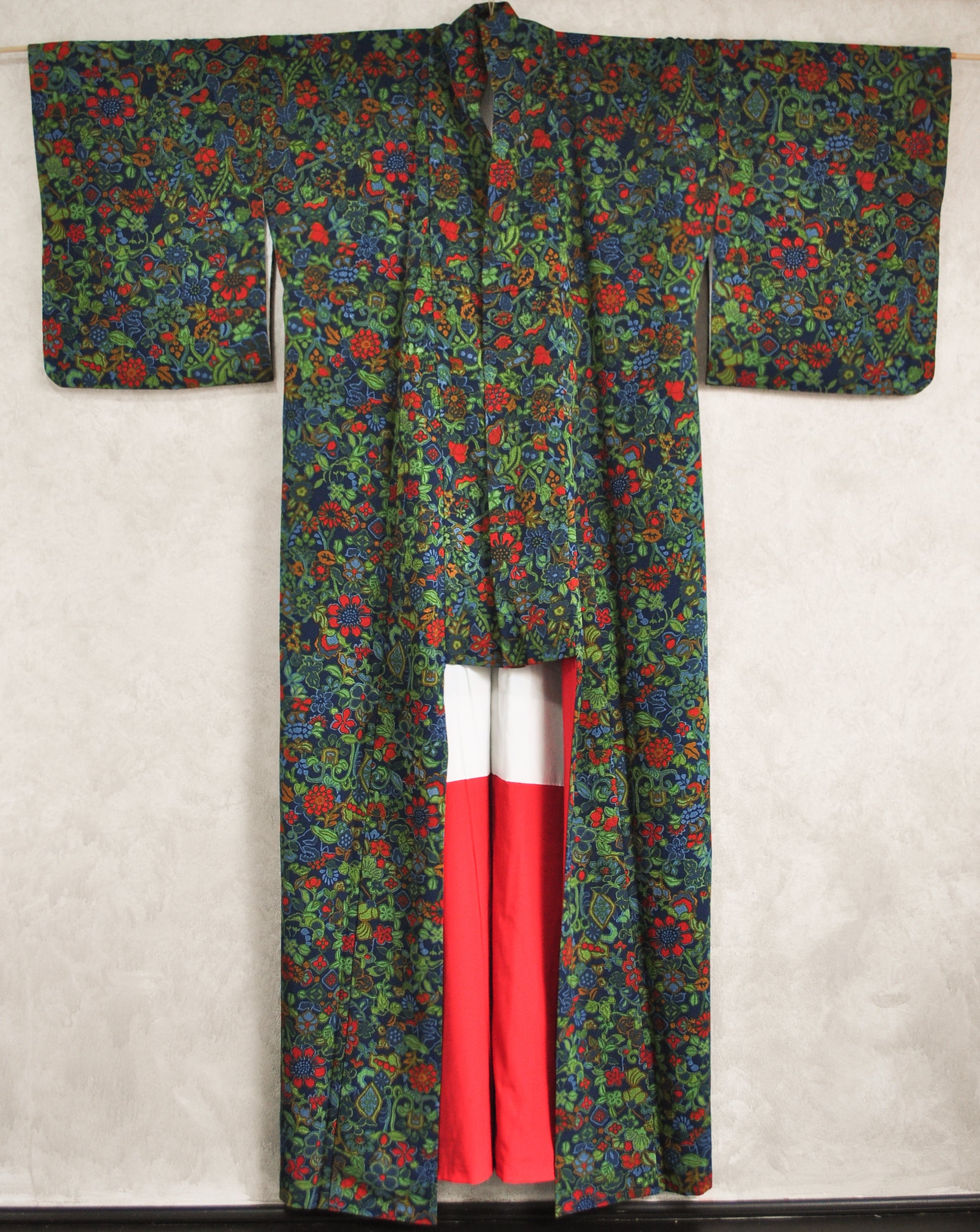Colour of her Eyes 80s Kimono Robe