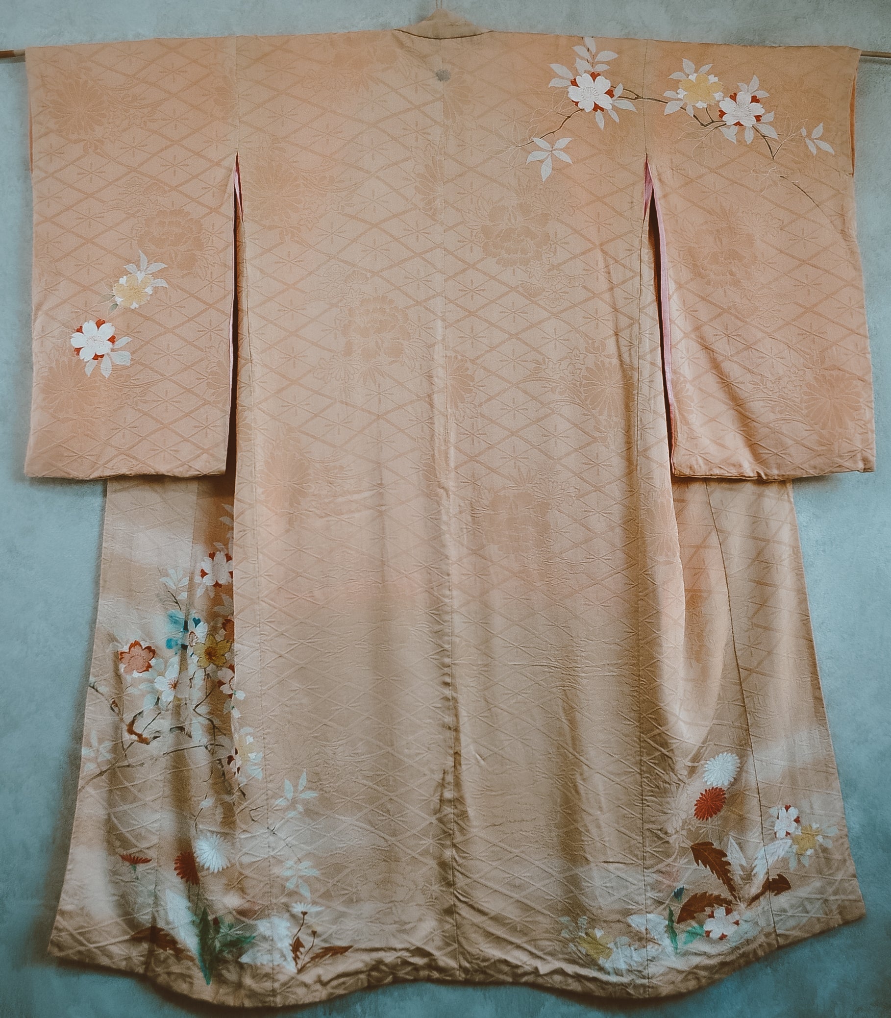 Cloud Dancing 40s Silk Semi Antique Kimono
