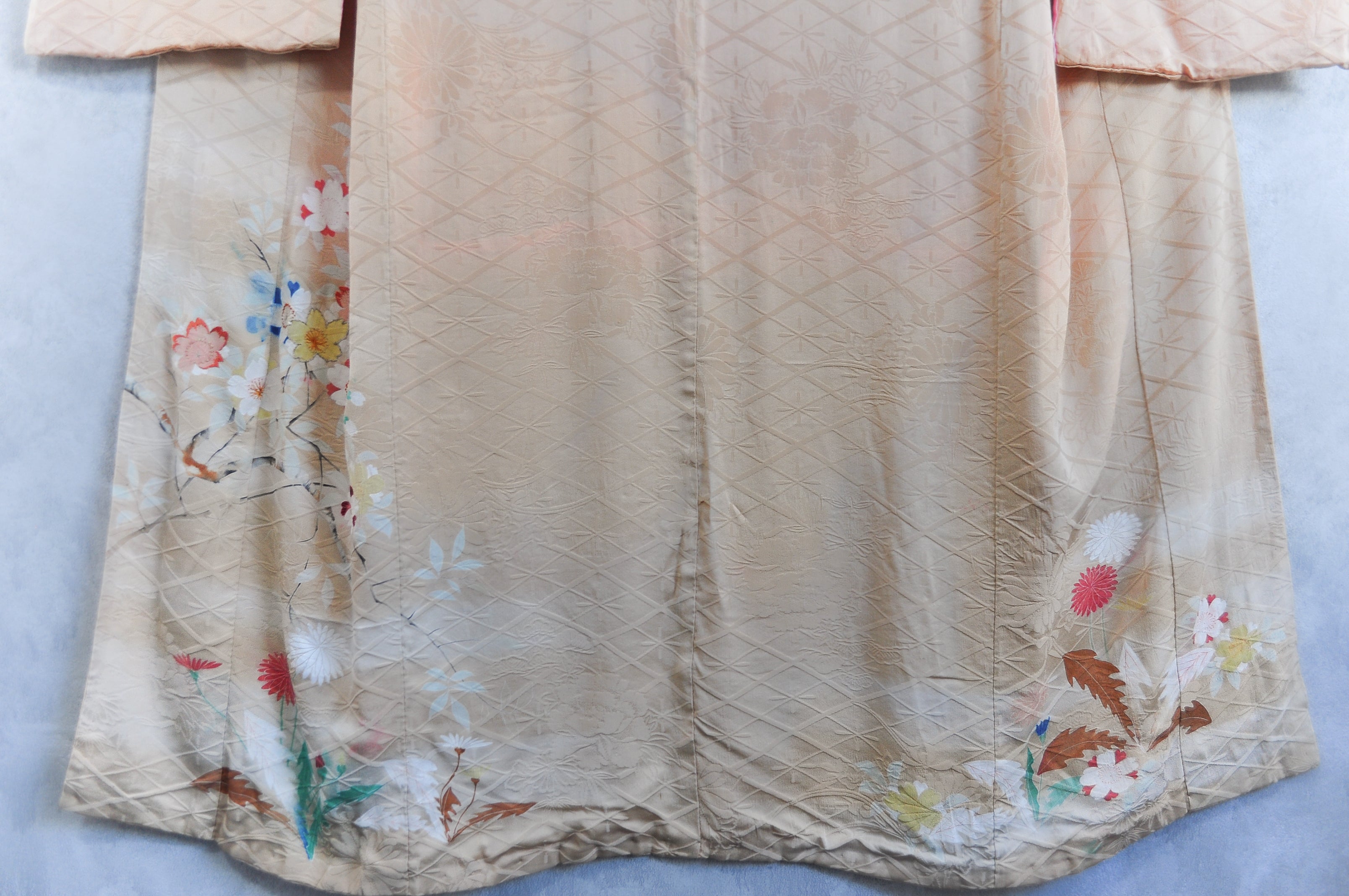 Cloud Dancing 40s Silk Semi Antique Kimono