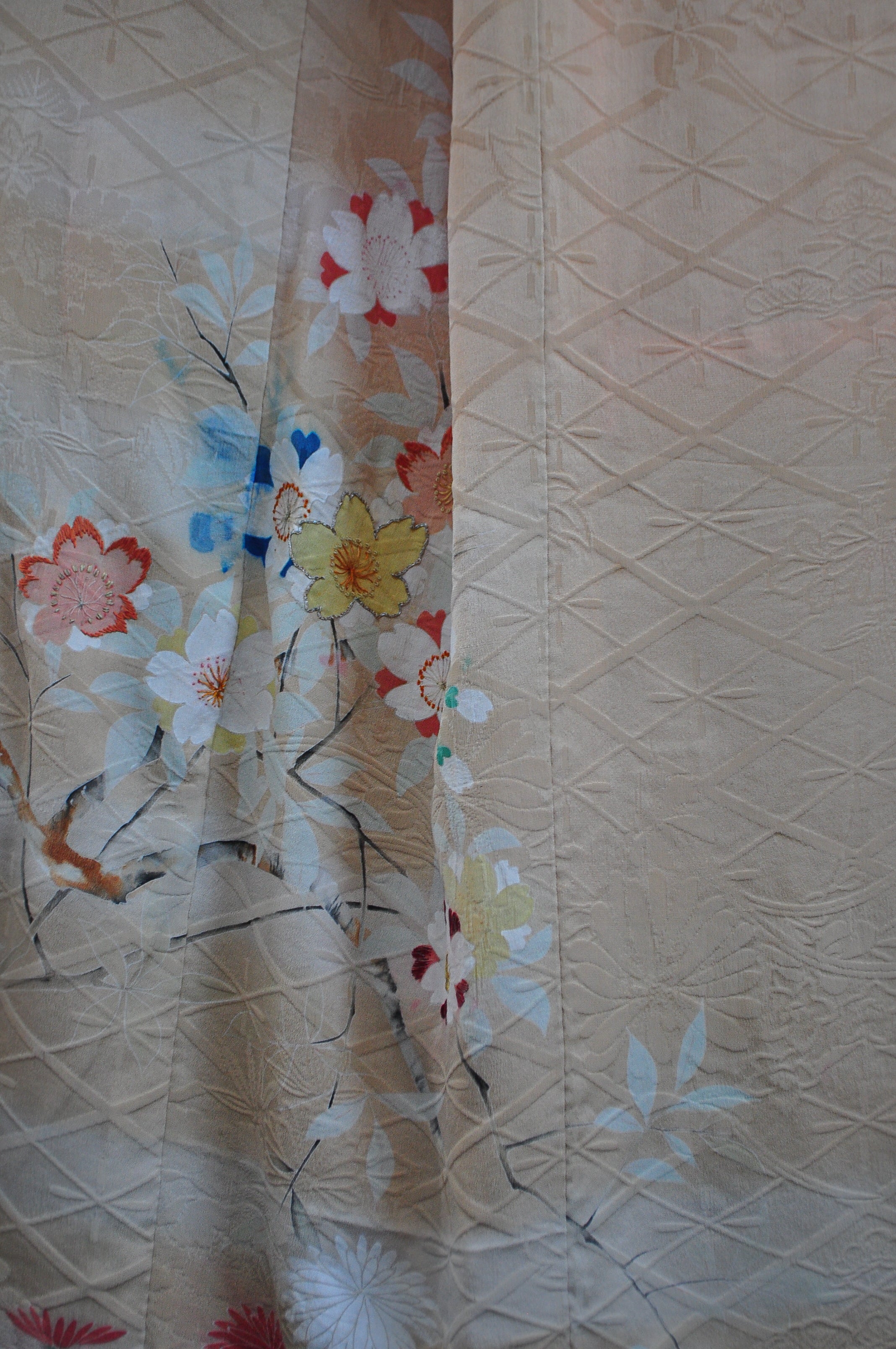 Cloud Dancing 40s Silk Semi Antique Kimono