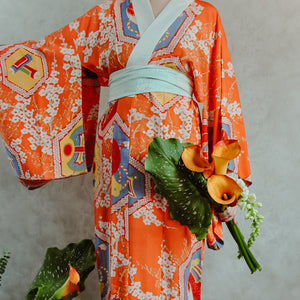 Le festival Plum Blossom Pattern Antique vintage Juban Kimono Made by Time Le festival Plum Blossom Pattern Antique vintage Juban Kimono Made by Time