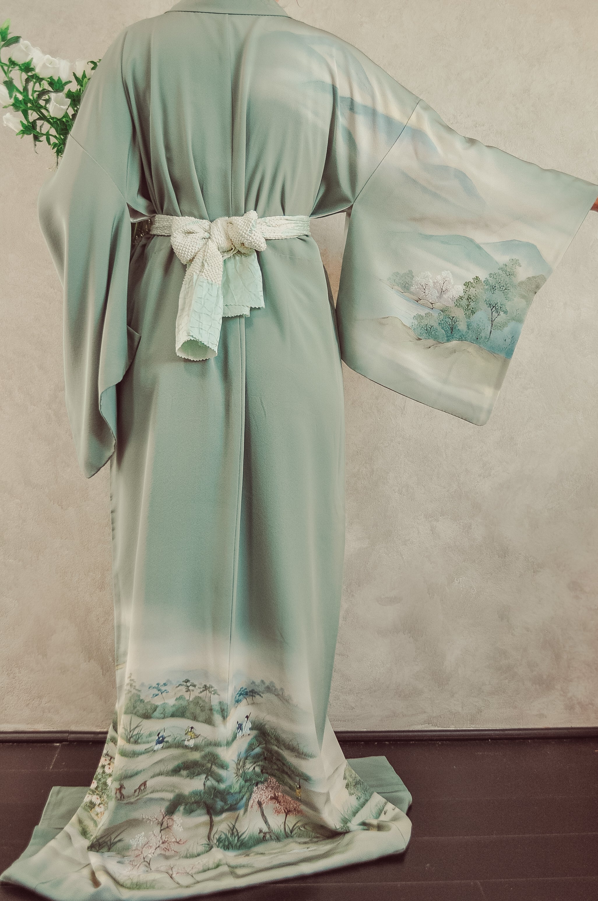 Once upon a time 80s Hand Painted Landscape Kimono Robe