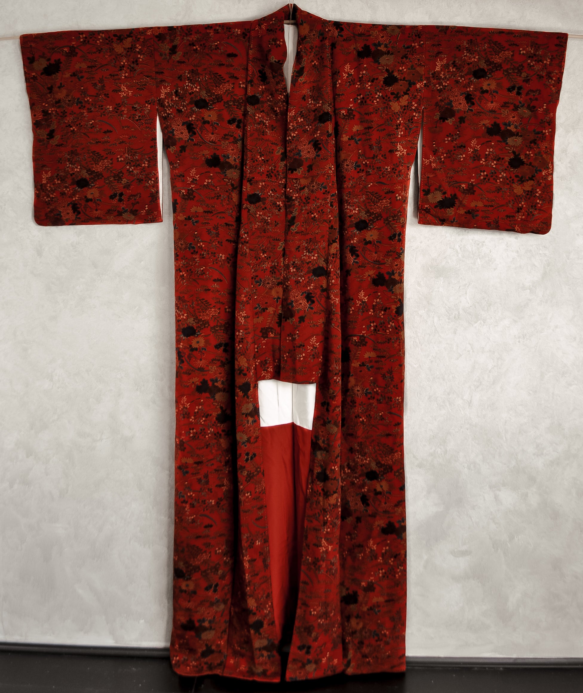 Kiss of Geranium 70s Vintage Kimono Robe