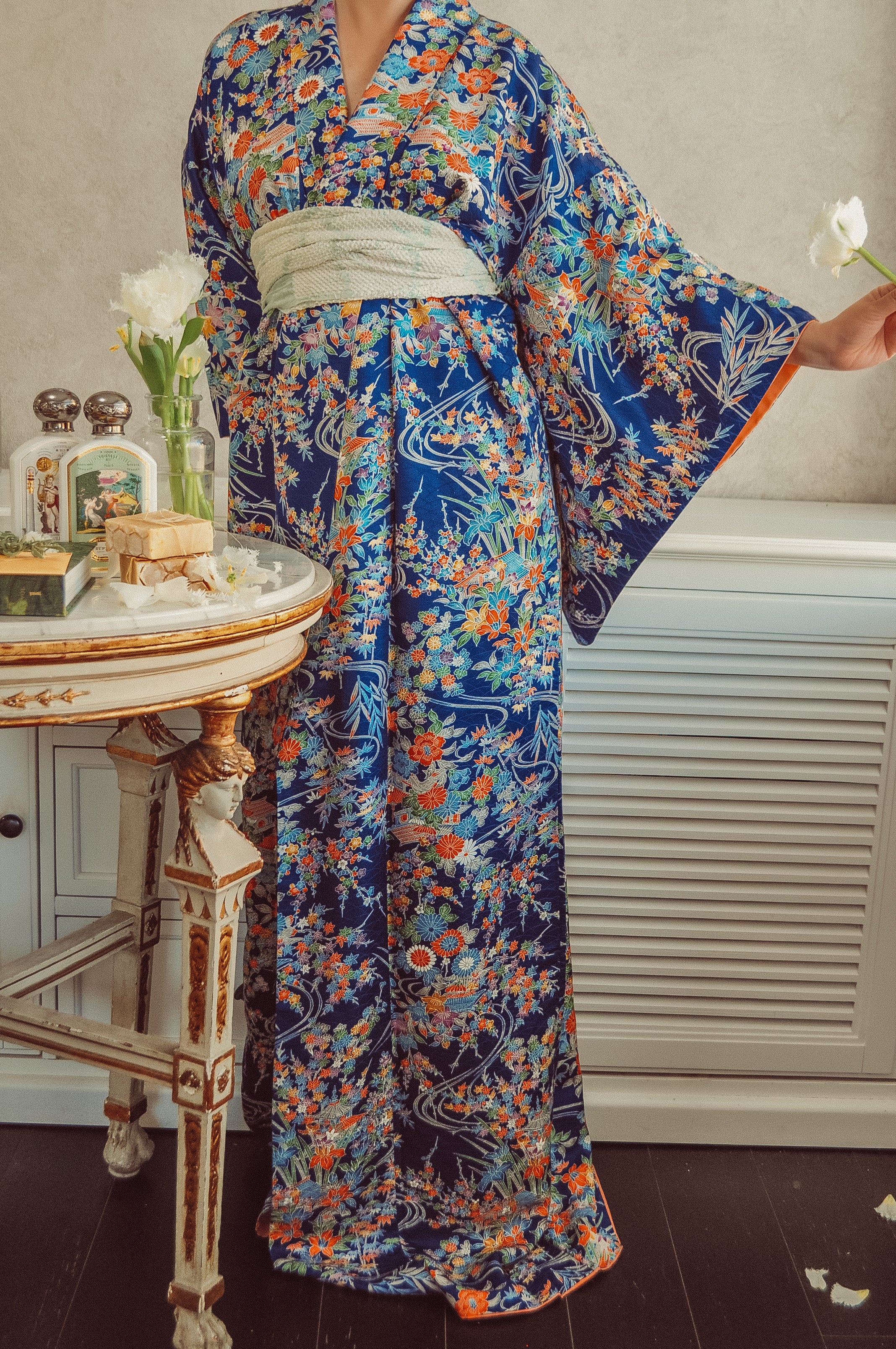 Jardin Bleu 70s Vintage Silk Kimono Robe