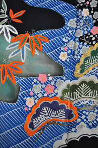 Three Friends of Winter 50s Semi Antique Kimono Robe