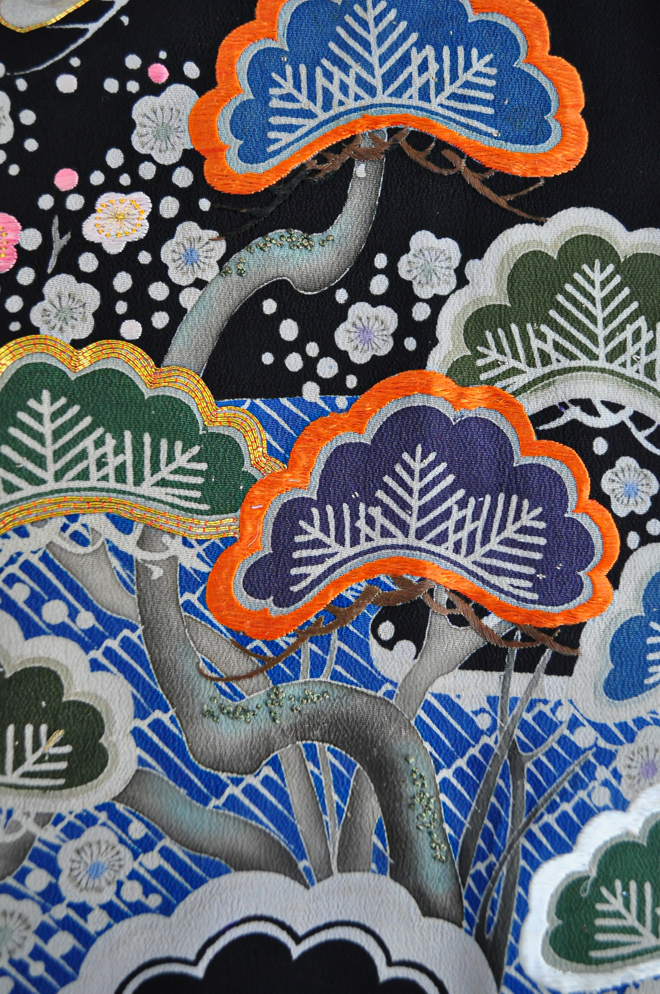 Three Friends of Winter 50s Semi Antique Kimono Robe