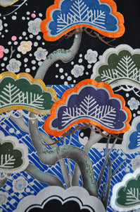 Three Friends of Winter 50s Semi Antique Kimono Robe