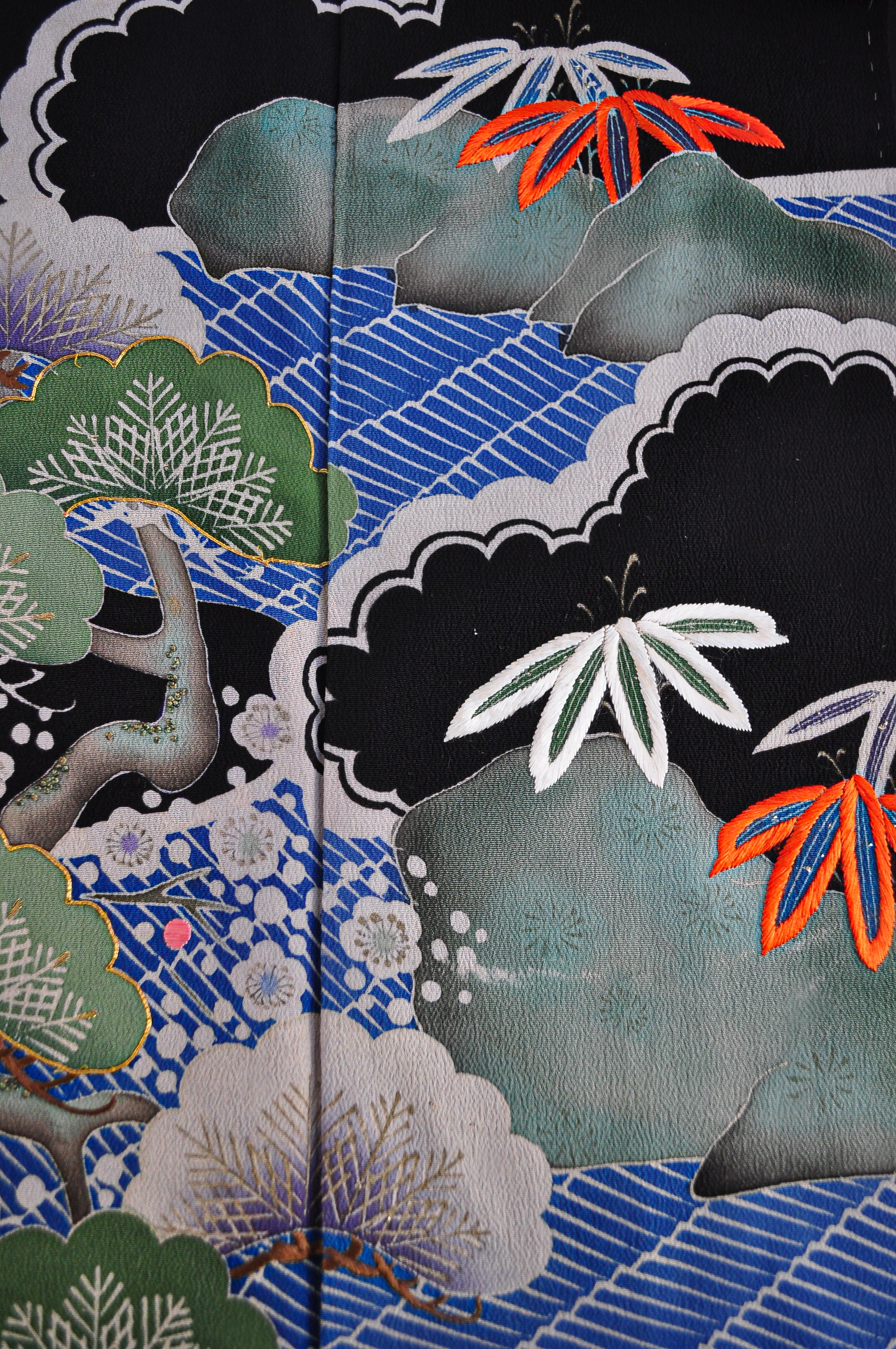 Three Friends of Winter 50s Semi Antique Kimono Robe